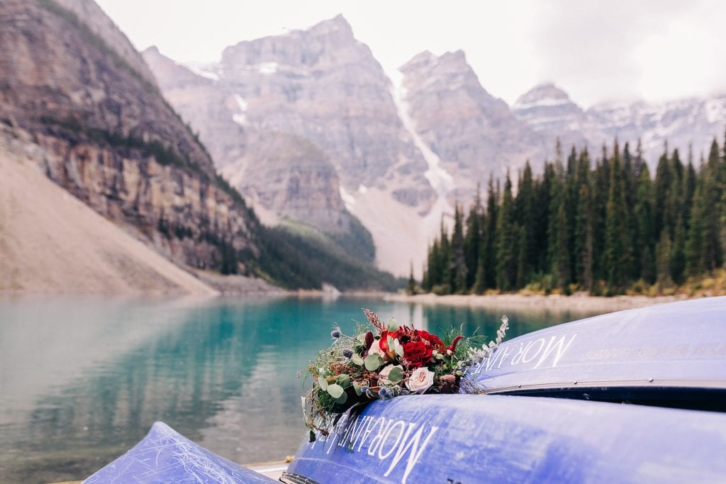 ultimate guide to planning adventure elopement at moraine lake